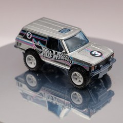 Hot Wheels 2026 Target Mail In No.3 ZAMAC Range Rover Classic Collector Edition