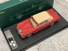 1:64 Red 1993 Rolls-Royce Corniche IV Hardtop Coupe Diecast Model Car