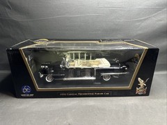 Presidential Series 1956 Cadillac Presidential Parade Car, Scale 1:24, Die-cast