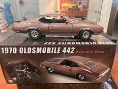 ACME: 1:18 1970 OLDSMOBILE 442 REGENCY ROSE – A1805626-NEW & LIMITED TO 348 MADE