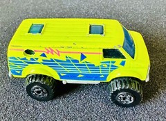 Matchbox 4X4 Chevy Van Fluorescent Yellow 1993 G20 G30 Hi-Liter Neon Bright