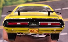 1:18 Highway 61 1971 Dodge Challenger R/T Yellow Diecast **READ**