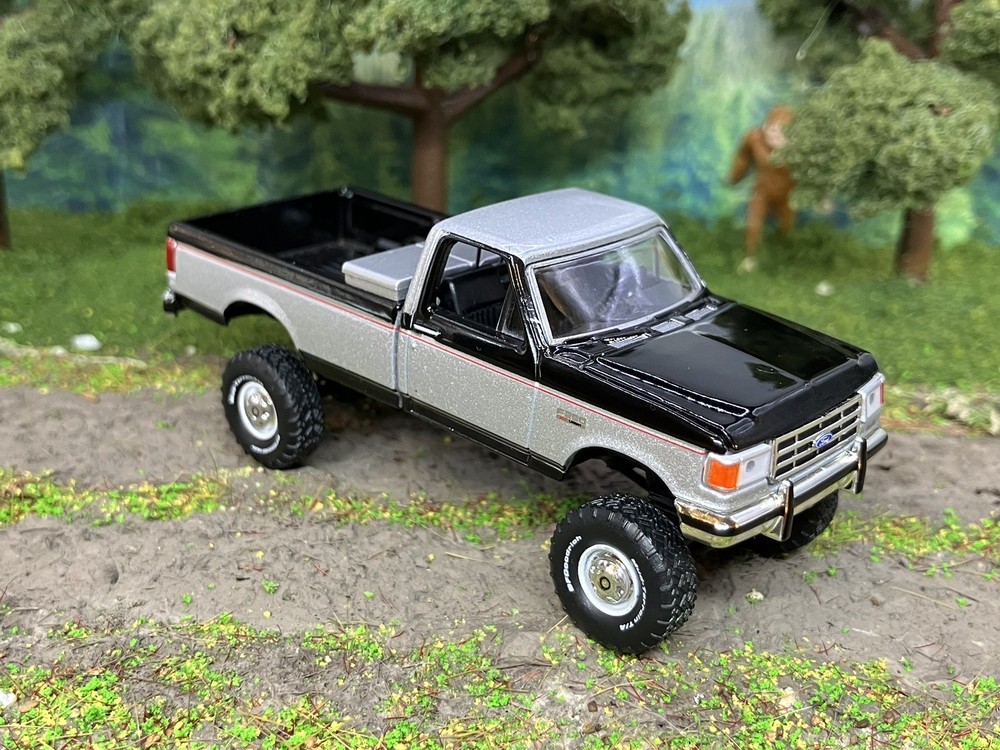 1990 Ford F-250 Lifted 4×4 Truck 1/64 Diecast Custom Greenlight Bricknose Pickup