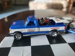 Greenlight 1/64 All Terrain Blue &White 88 Ford F-150 XLT & 66 M2 Ford Mustang