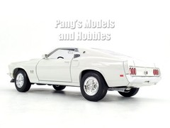 1969 Ford Mustang Boss 429 1/24 Diecast Metal Model by Welly – WHITE