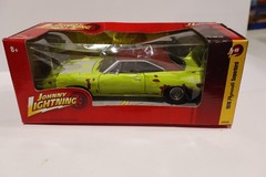 2010 Johnny Lightning 1970 Plymouth Superbird – Yellow/Green – 1:24 DAMAGED BOX