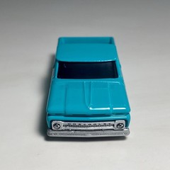 Maisto 1965 Chevrolet C10 Turquoise Lowered Pickup Truck 1:64 Diecast