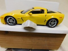 NEW AMT 1/25 SCALE 2006 CORVETTE Z06 IN YELLOW COUPE PROMO MODEL ERTL