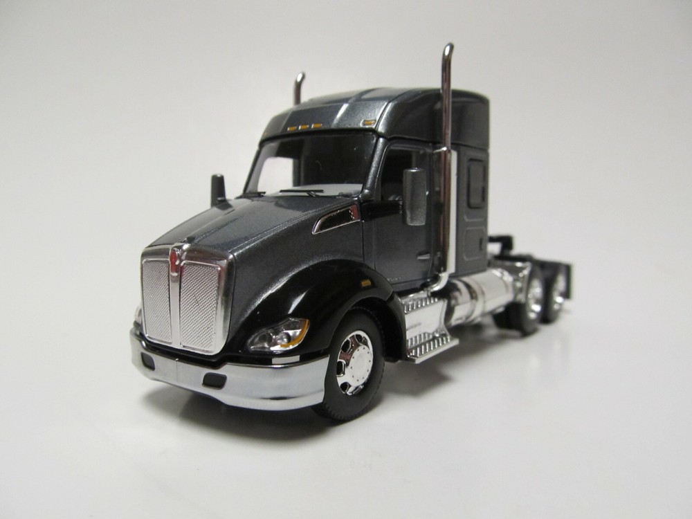 DCP 1/64 SCALE T-680 KENWORTH SMALL BUNK STAND UP SLEEPER, GRAY & BLACK FENDERS