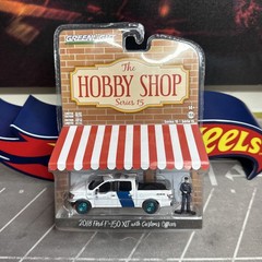 Greenlight 2018 Ford F-150 Xlt With Officer Figure Chase Series 15