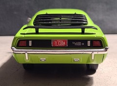 Testors Diecast 1971 Plymouth Hemi ‘Cuda 1:24 scale assembled model.