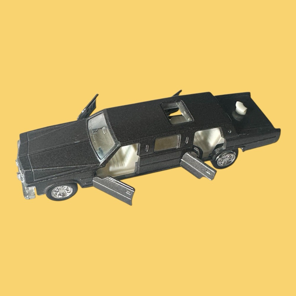 KINTOY Black Stretch Limousine Diecast 5 Inch Opening Doors Sunroof Vintage