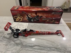 AUTOGRAPHED Brandon Bernstein 2005 Budweiser NHRA 1/24 Diecast Top Fuel Action