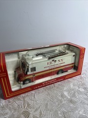1:32 Code 3 FDNY New York Fire Department Freightliner MT-55 Command Post NEW!!