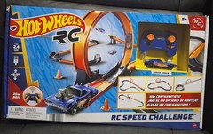Hot Wheels RC Speed Challenge Track Set Rodger Dodger 2.4GHz Remote Control Car