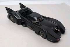 Hot Wheels 1989 Batman Batmobile 1:18 Scale Diecast Metal Mattel 2003