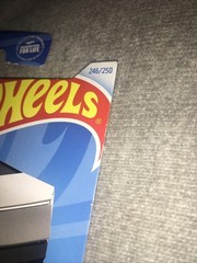 NEW – Hot Wheels #246 Tesla Cybertruck