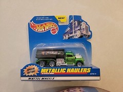 Hot Wheels Metallic Haulers Green Oil Tanker Truck Toys R Us Exclusive 1999 New