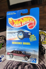 👓Hot Wheels 1996 #253🔥Mercedes-Benz 380 SEL Metalflake Burgundy on ZAMAC⭐5-Spk