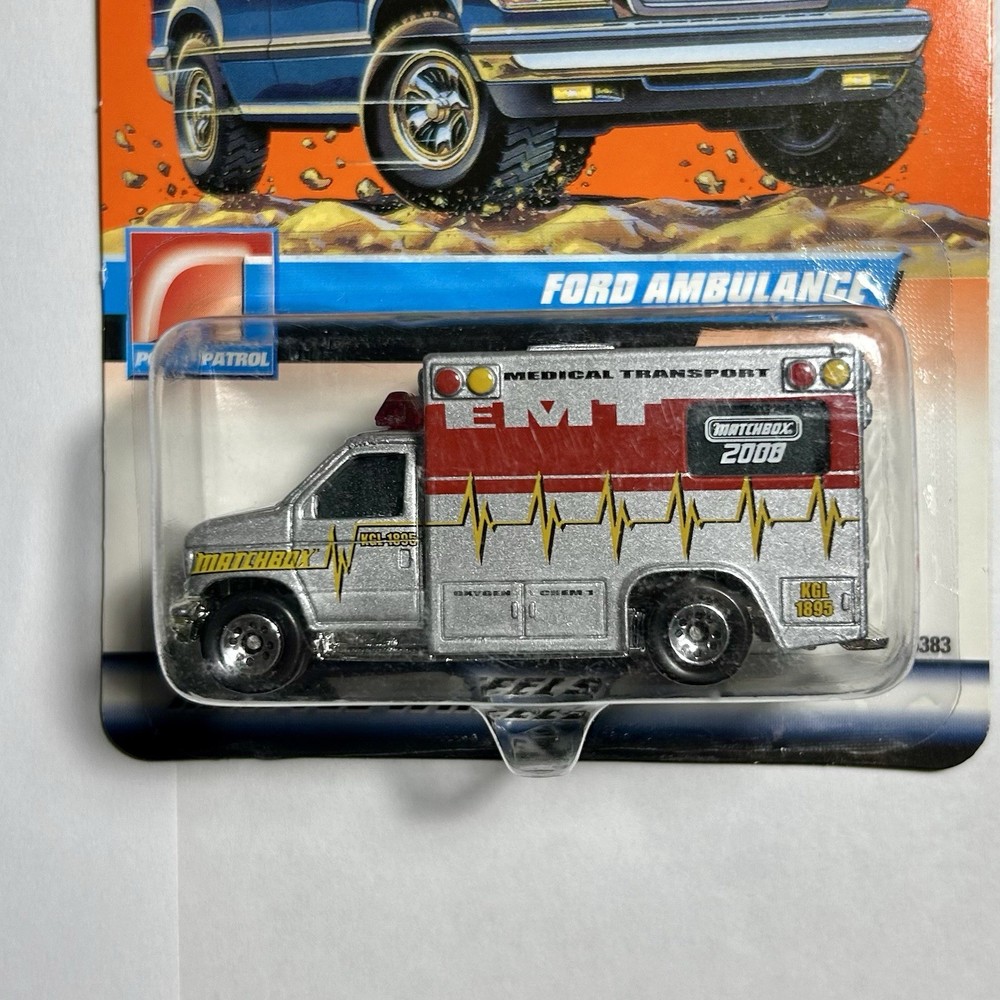 2000 Matchbox (MATCHBOX 2000 CHASE Logo) 1/80 Scale Ford Ambulance #87 of 100