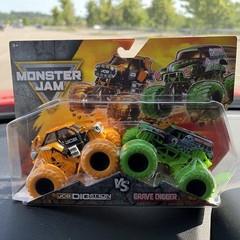 Monster Jam JCB Digatron Vs Grave Digger 1:64 Diecast Two Pack Trucks Series 36