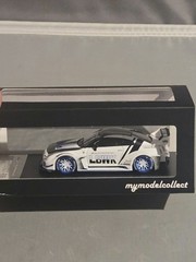 MC 1:64 Nissan GTR 35GT-RR White/Black LB-Silhouette LIMITED EDITION
