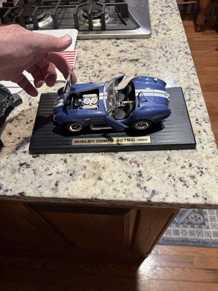 1964 Shelby Cobra 427 S/C Diecast 1:18 Model, Blue with White Stripes