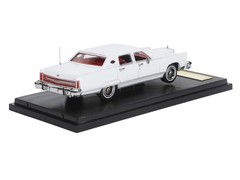 1979 LINCOLN CONTINENTAL TOWN CAR WHITE 1/64 DIECAST MODEL BY SUN STAR 60005