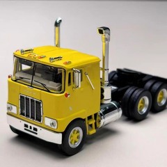 Top Shelf 1:64 Mack F700 Semi-Trailer Tractor Head Alloy Model