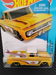 HOT WHEELS “City” Custom ’62 CHEVY Pickup Truck With Removable Surf Board Yellow