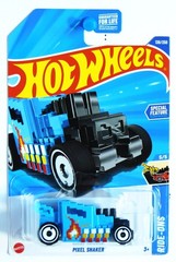 Hot Wheels – Bazoomka/Bump Around/Boom Car/Pixel Shaker-Lot of 5.