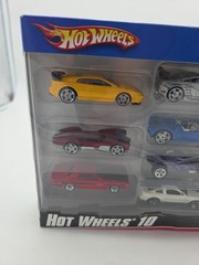 Hot Wheels 10 Car Gift Pack Exclusive Decoration NIP New In BOX SEALED