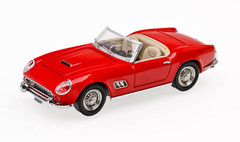 GFCC 1:64 Red 1960 250GT California Convertible SWB Model Diecast Metal Car