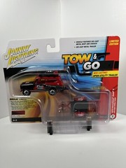 Johnny Lightning 1979 International Scout II Tow and Go 1:64