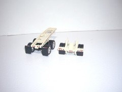 DCP FIRST GEAR 1/64 BEIGE MAGNITUDE 3 AXLE LOWBOY 2 AXLE JEEP AND 1 AXLE STINGER