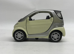 Maisto Smart City Coupe Diecast Pullback Power Scale 1:33 Cream, Silver & Black