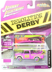 Johnny Lightning Street Freaks Demolition Derby 1965 Chevy Tow Truck 1:64 Car