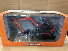 Universal Hobbies 1/24 Kubota KX080-4a2 Compact Excavator Diecast Model 8151