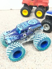 4 Hot Wheels Grave Digger Monster Jam Trucks Ice Retro 1:64