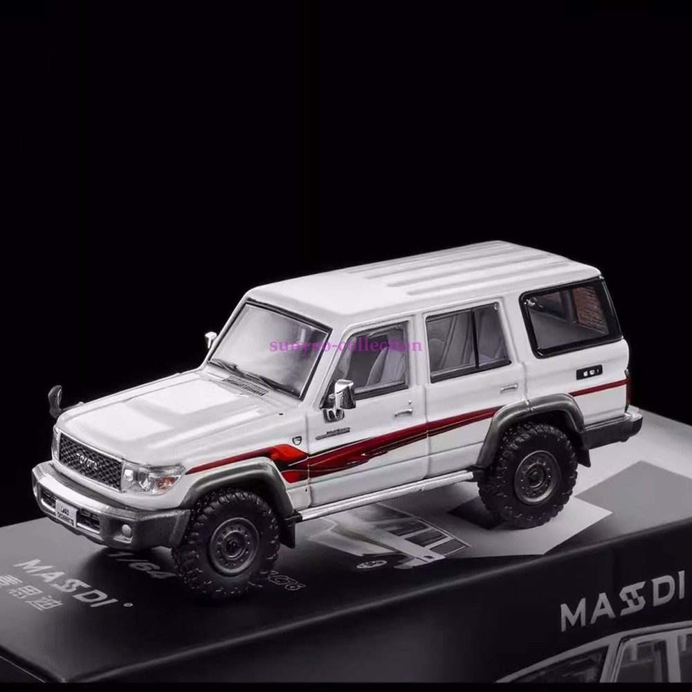 1:64 White Land Cruiser LC76 Alloy Model – Detailed Collectible Diecast