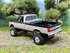 1990 Ford F-250 Lifted 4×4 Truck 1/64 Diecast Custom Greenlight Bricknose Pickup