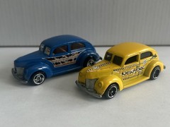 Lot of 2 Hot Wheels – Fat Fendered ’40 – Blue and Yellow New York