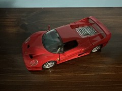 Maisto Red 1/24 Diecast Hard Top Ferrari F50 Sports Car