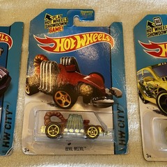 (10) Hotwheels HW City Lot, 2014, 2013 10 Cars With Some Corner Damage