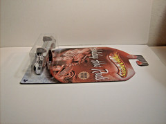 HOT WHEELS OLDS 442 (2) LOT EASTER EGGSCLUSIVES & HOLIDAY RODS