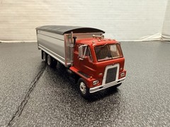 Neo Scale Models 1/64 Scale Emeryville Grain Truck (CUSTOM)