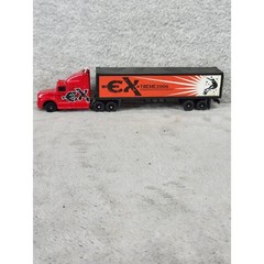 Maisto Extreme 2006 Semi Truck Tractor Trailer Red Black Diecast Toy Hauler