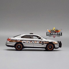 2013-2019 Ford Taurus Police Interceptor Collectible 1/64 Scale Collector Car