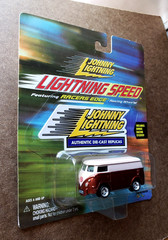 2000 Johnny Lightning 60s VW VAN VOLKSWAGEN Red LIGHTNING SPEED RACERS EDGE 1:64