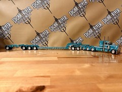 DCP 1/64 Peterbilt Tri-Axle Lowboy Jeep And Stinger Semi Truck Farm Toy